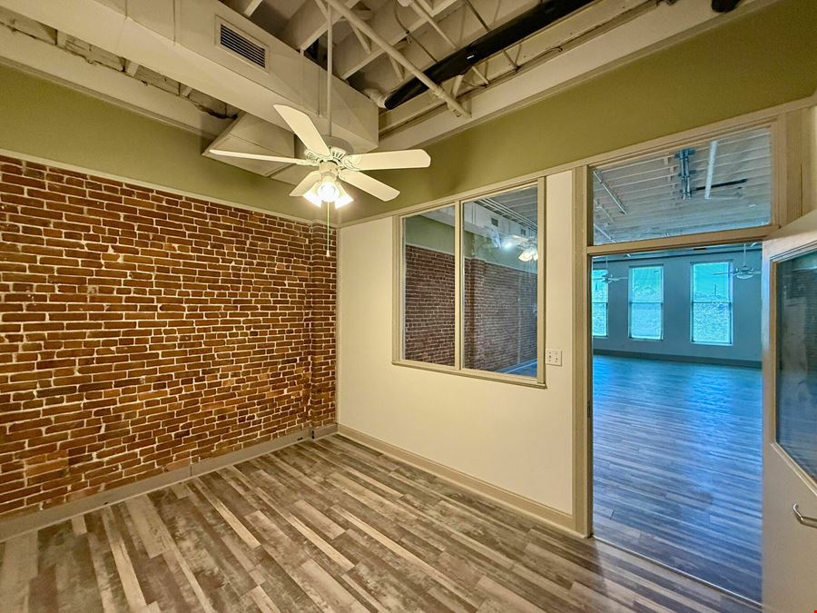 2,000 SF Retail/Executive Office on Park Central West Downtown Springfield
