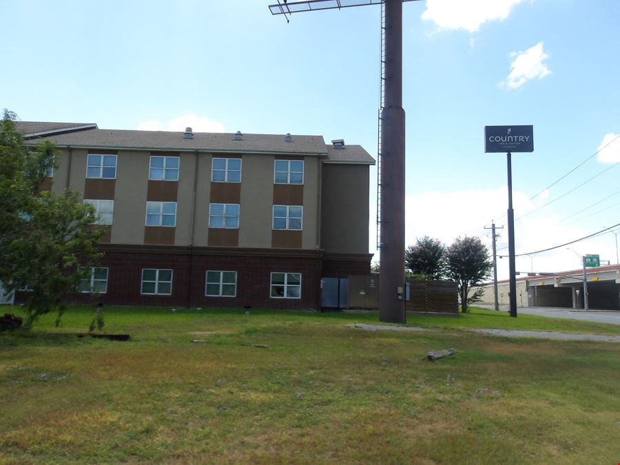 3825 S Expressway 83