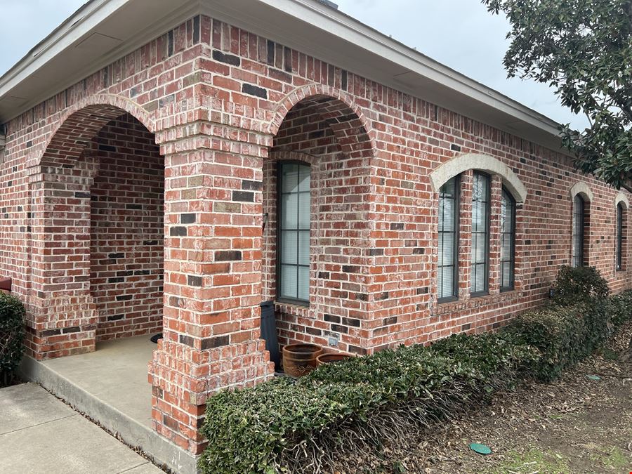 1209 Bent Oaks Court