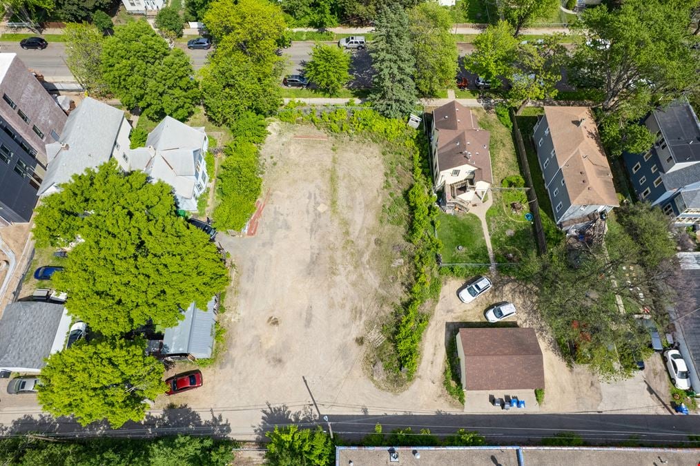 2828 & 2824 27th Ave S