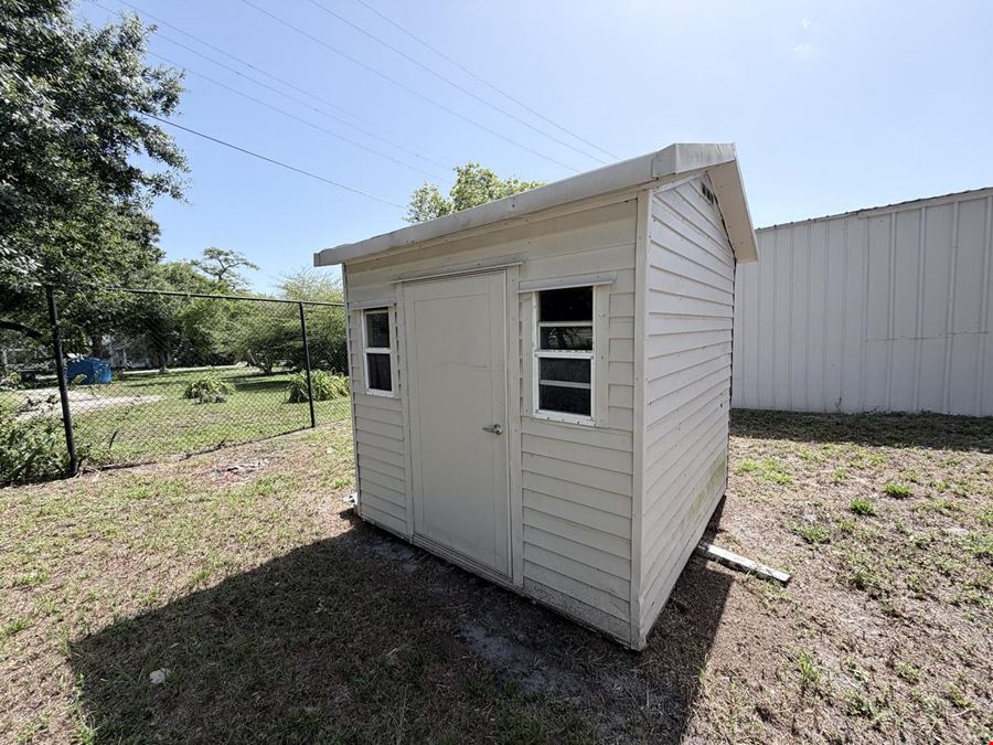 Free Standing Small Office Building for Lease