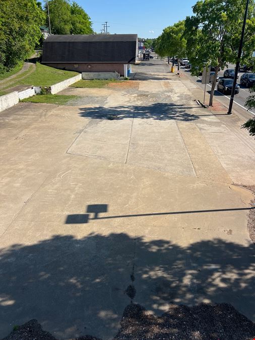 261 N Riverside Dr