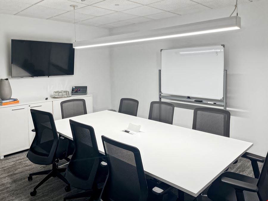 Regus - Brookfield - Water Tower Blvd