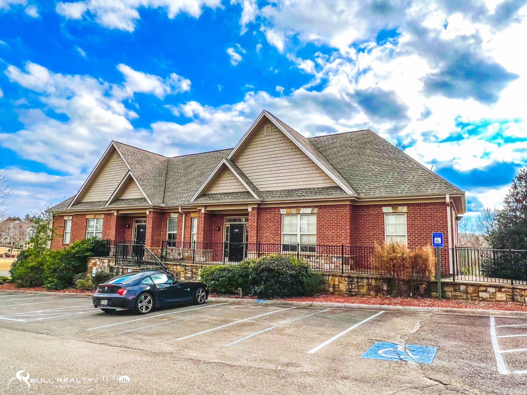 Holly Springs Office Suite | ±1,300 SF
