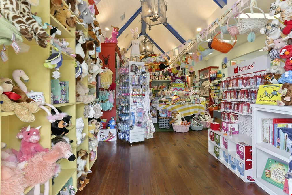 Victoria's Toy Station
