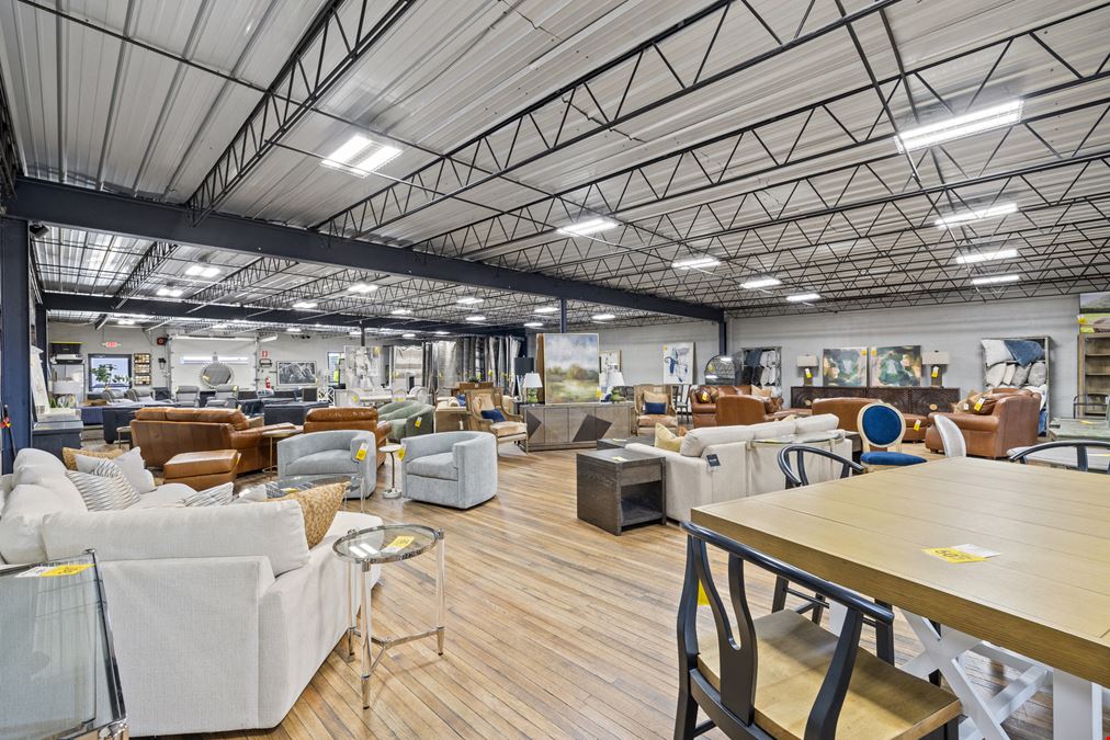 Retail/Office Flex Conversion Minutes from Downtown