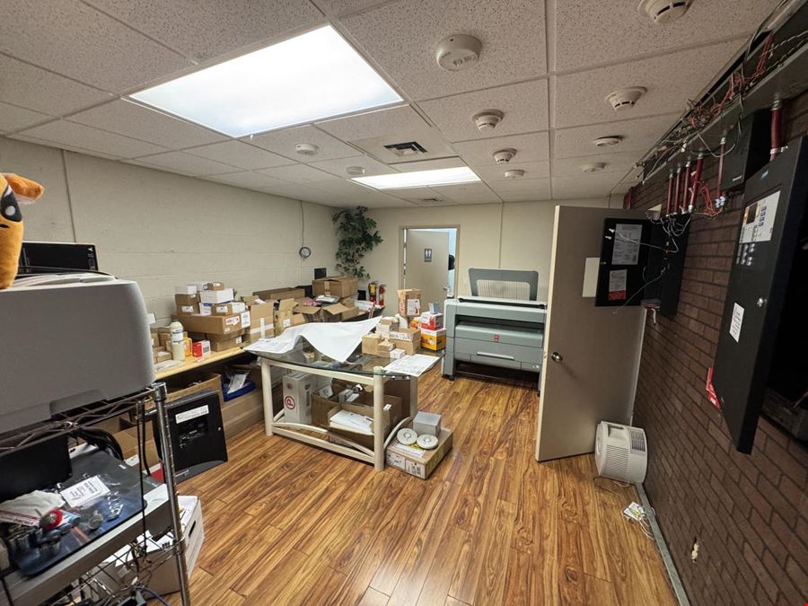 ±15,000 SF office/warehouse building