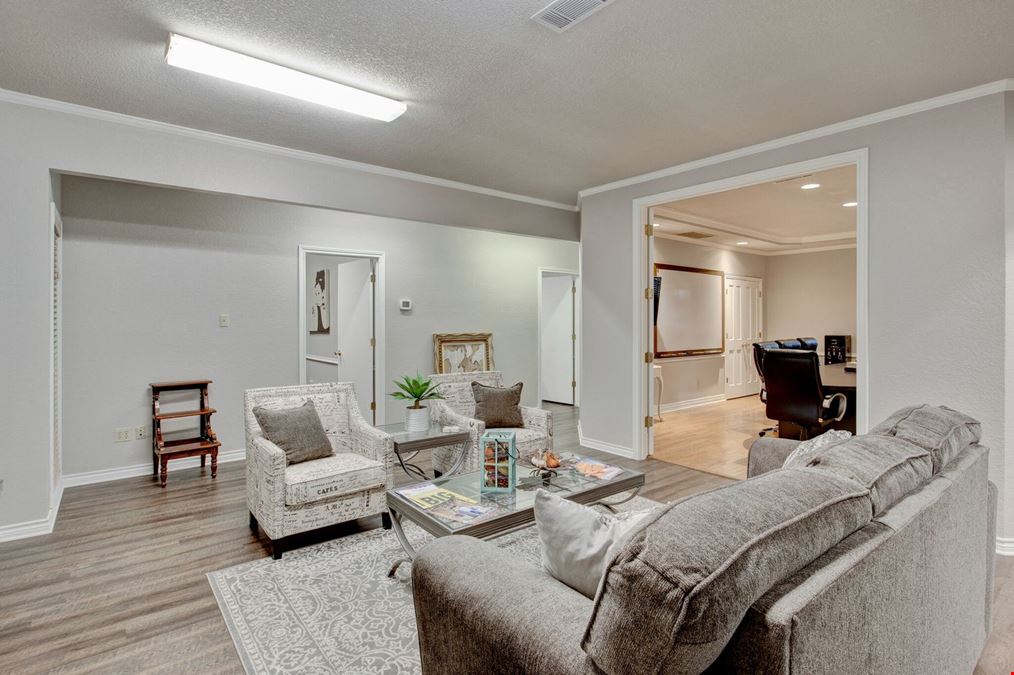 1721-1725 E Southlake Blvd