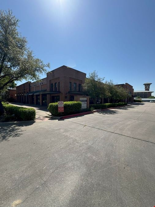 Charming Garden Office Space in Downtown Grapevine