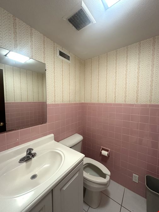 150 S Main Street: Suite B
