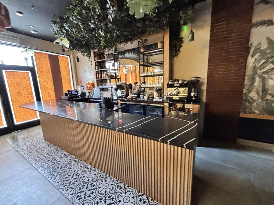 3,456 SF Restaurant | Investment Sale Strong Tenant in Place