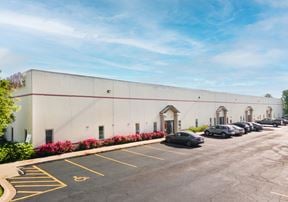 32 - 50 E Montrose Drive