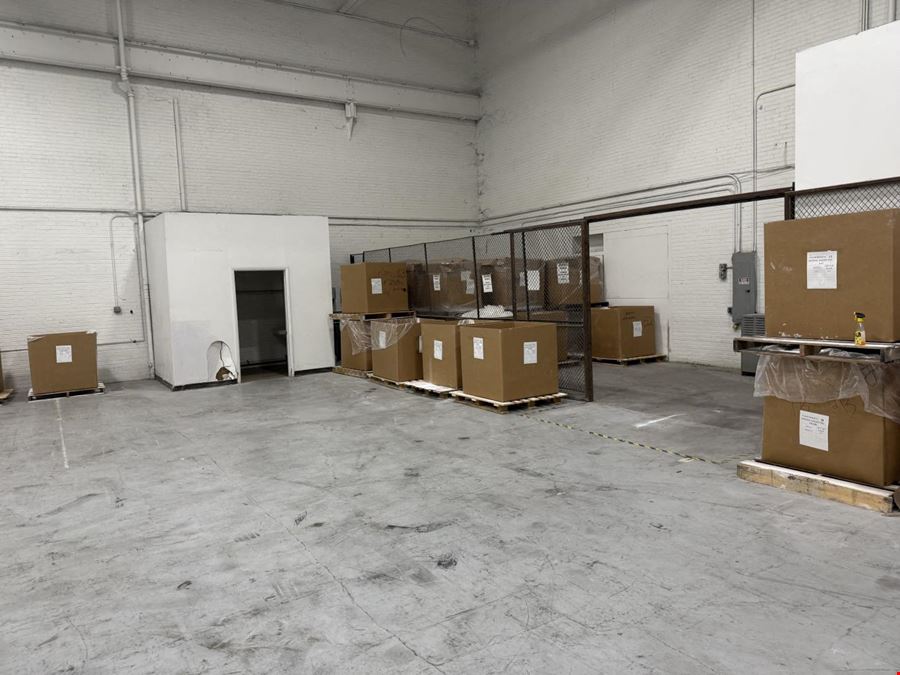 1852 - Levittown Warehouse