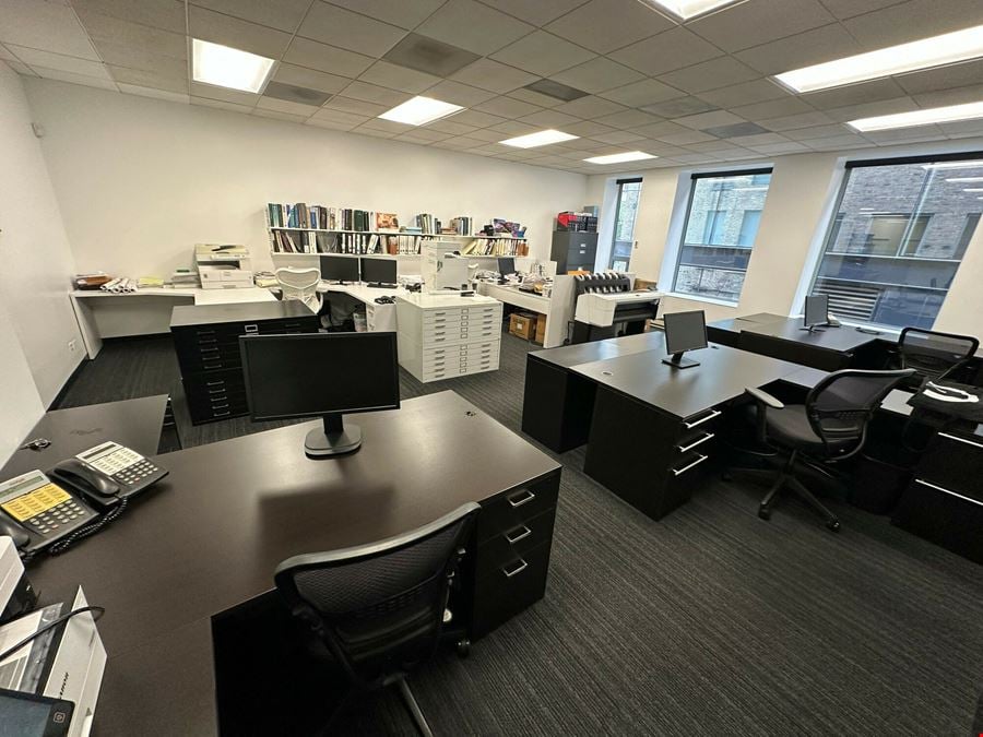 445 North Wells Street, Unit 203