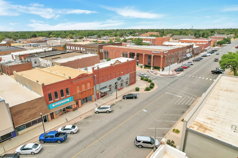 100 W 4th St
