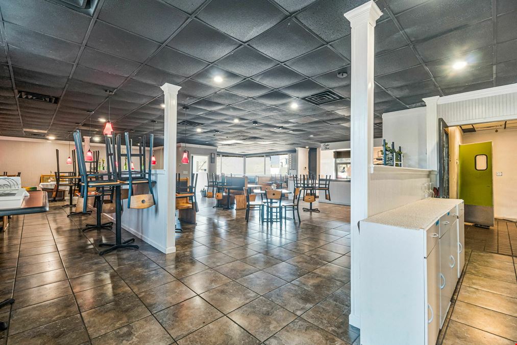 41 S Navy Blvd
