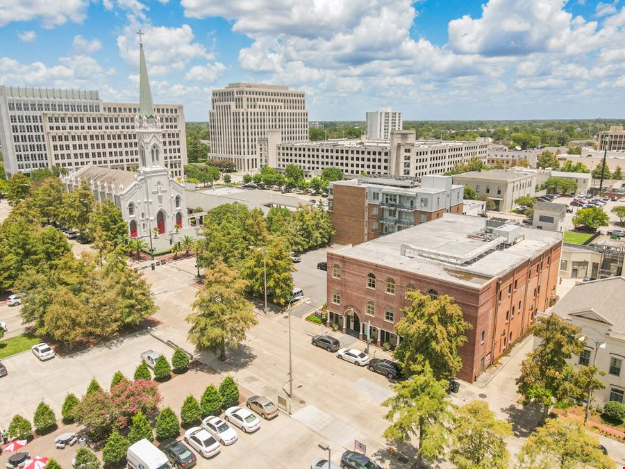 New Price: Gras Town Plaza - Office Building & Parking Lot in Downtown
