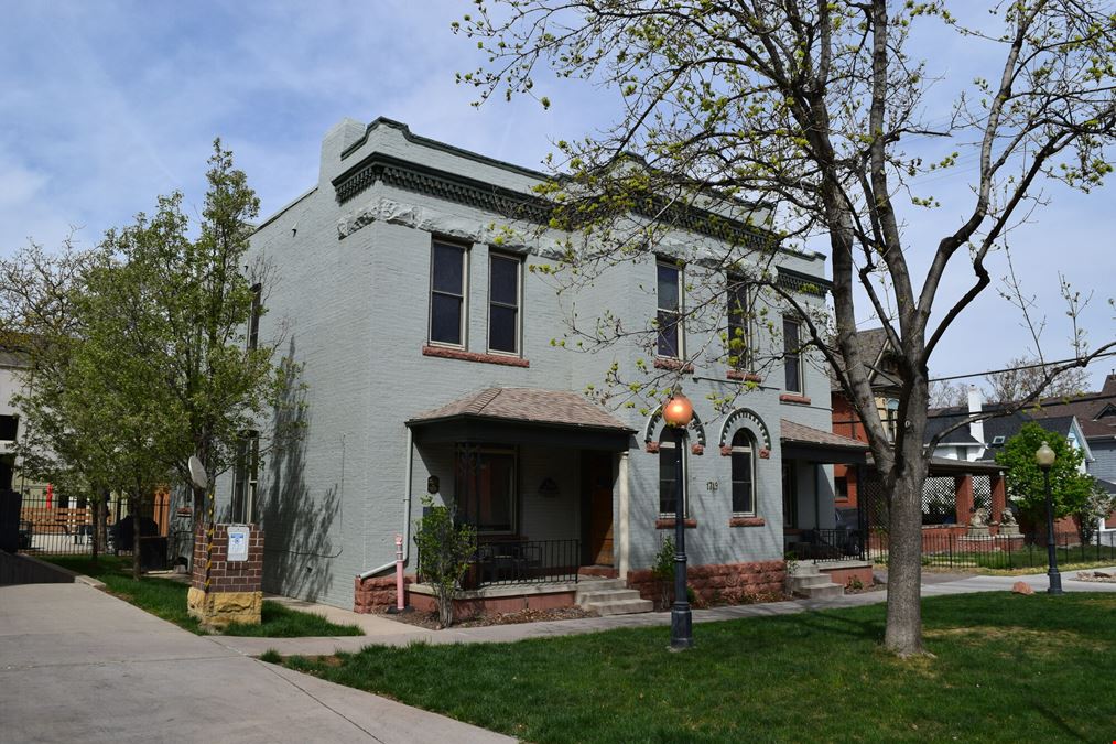 Flexible leasing options: full building (up to ±4,144 SF)
