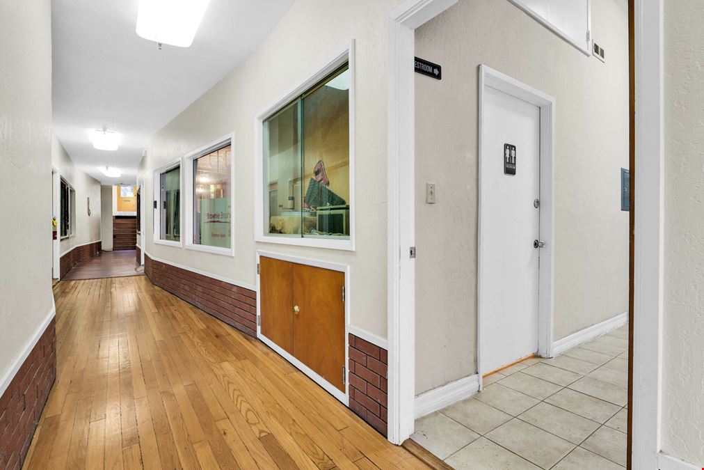 147 W Richmond Ave