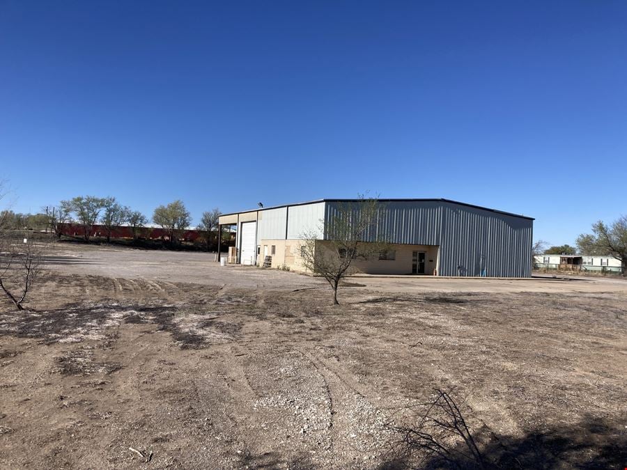 7,680 SF Industrial on 2.852 AC