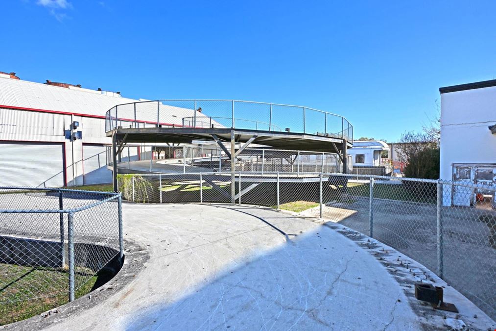 1127 Bowie St.