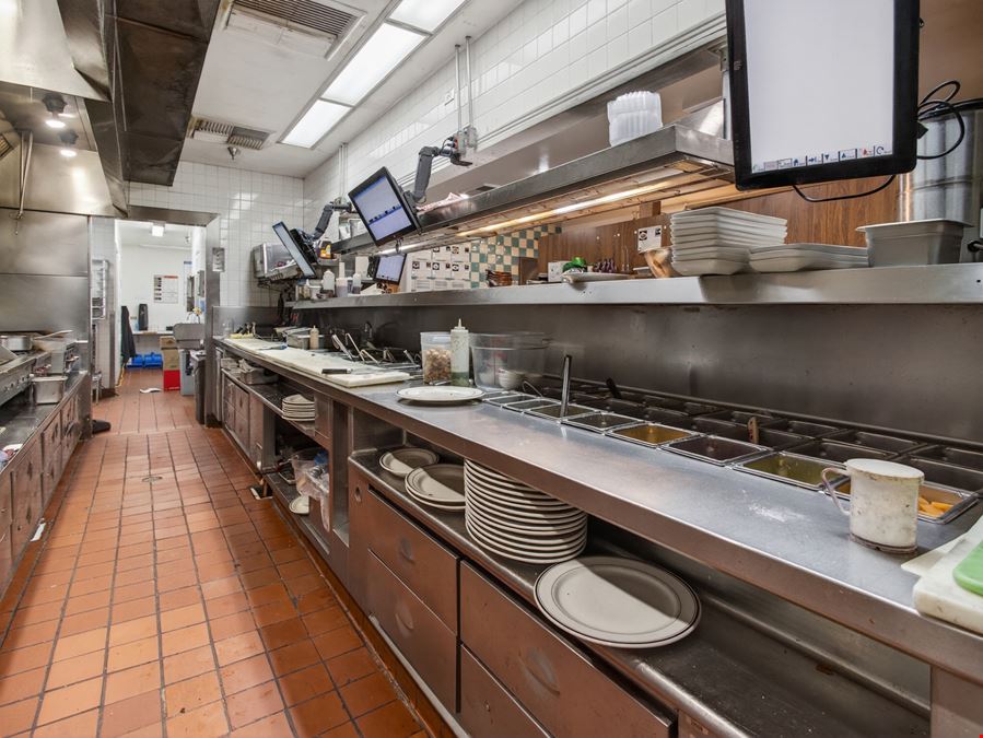 Academy & Woodmen Restaurant Space (Former Mimi's Café)