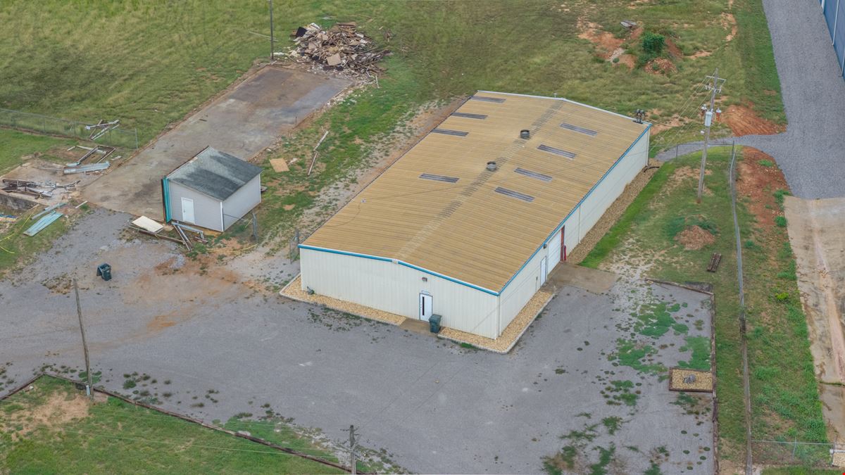 Industrial Space off of Hwy 43 | 5,100± SF
