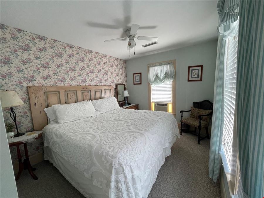 Wildflower Bed and Breakfast on the Square