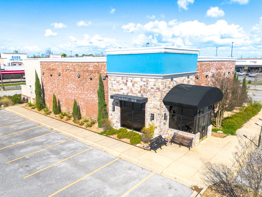 Freestanding Restaurant at Signalized Intersection off I-210 in Lake Charles