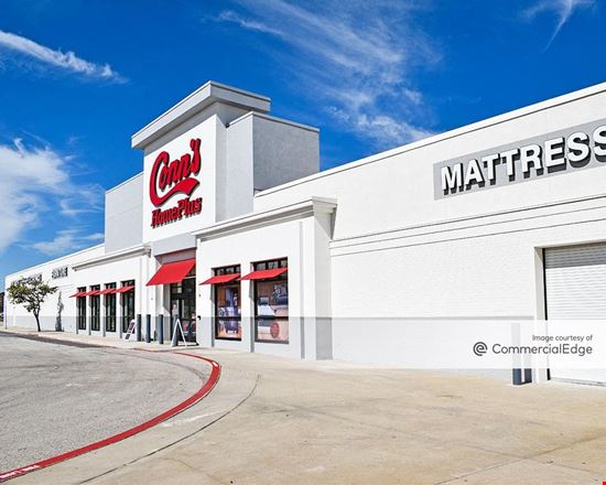 Preview of Retail space for Rent at 2201 South Interstate 35 East