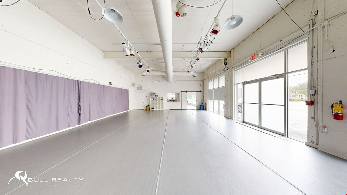 ±4,500 SF Theatre Special Use Space