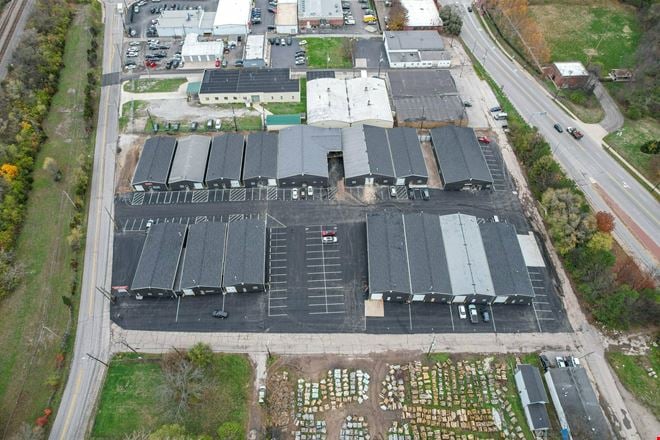 Preview of Industrial space for Rent at 572 S Nelson Rd