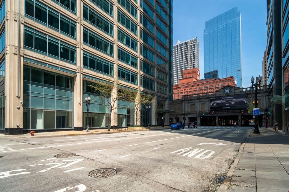 550 W Washington Blvd
