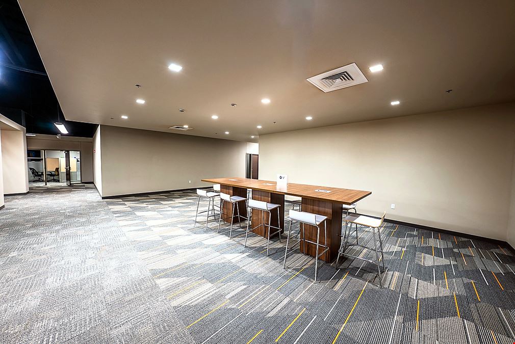 4006 West Loop 289