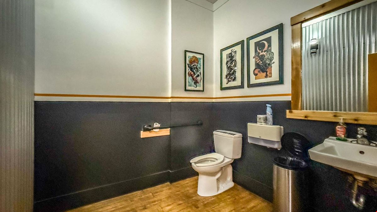 Well Positioned Commercial Unit