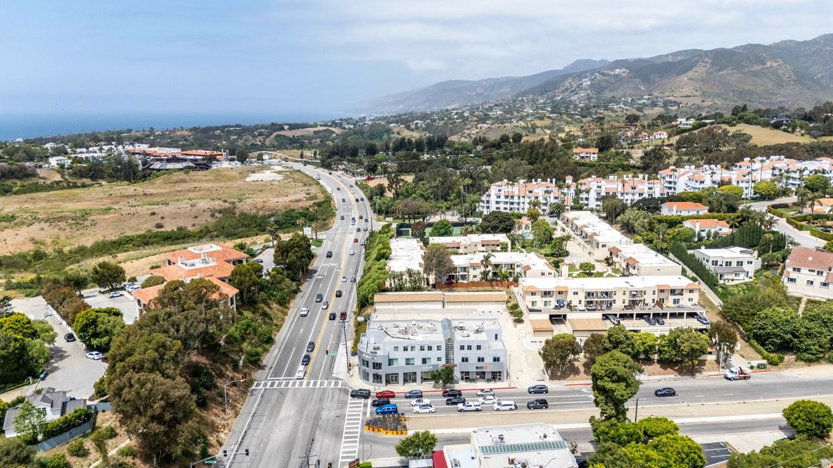 Retail / Office Space On The Malibu Coastline