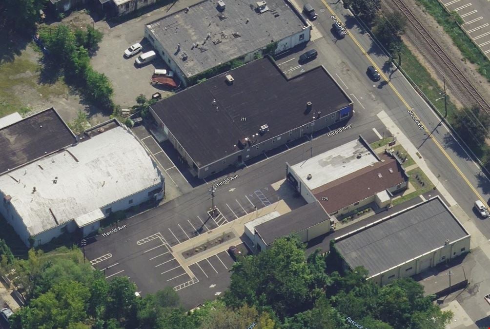 711 Broadway Industrial Trade Building with In-Place Dry Cleaner Income