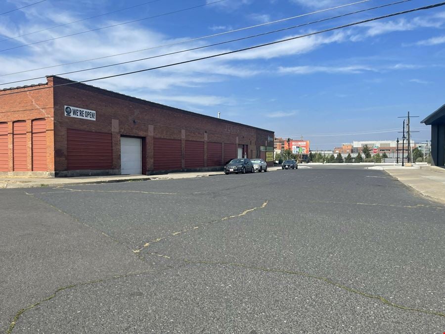 U-District Showroom and Warehouse