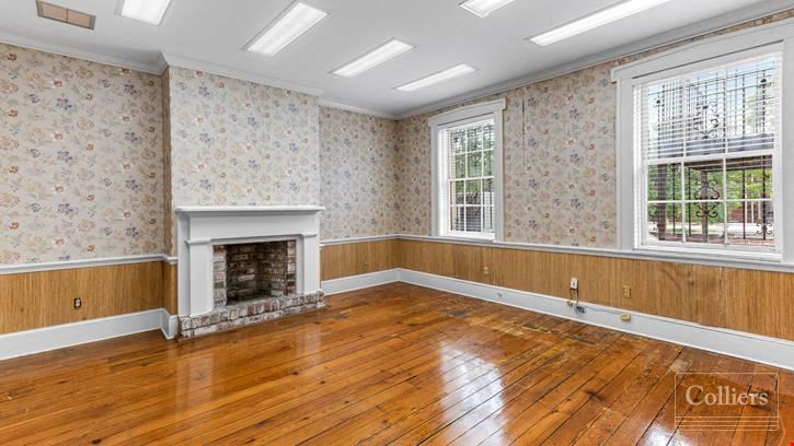 Historic Downtown Savannah Office — Prime Redevelopment Opportunity