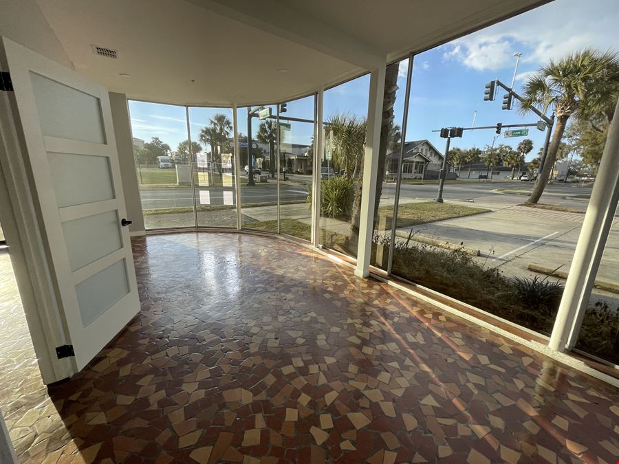 Offices - $450, $650 & $1,900w/ Utilities