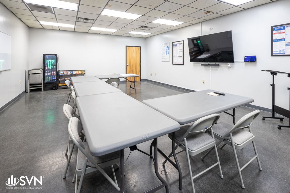 87,000 SF Industrial Warehouse Space FOR LEASE