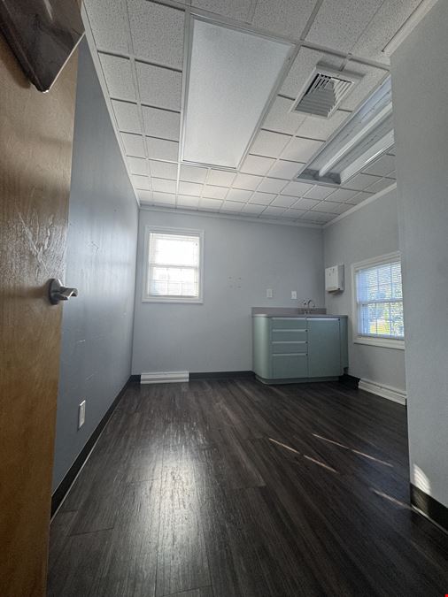 200 E Main St