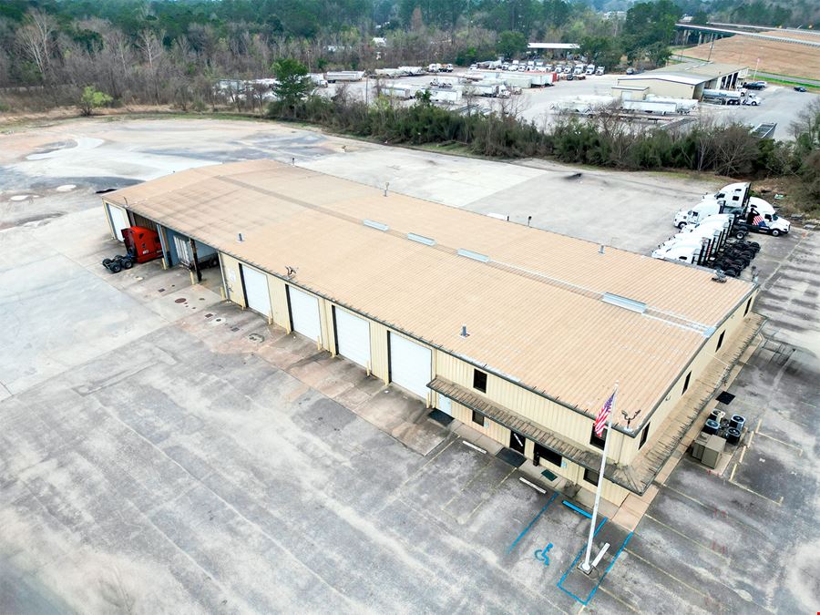3550 Fairbanks Ave