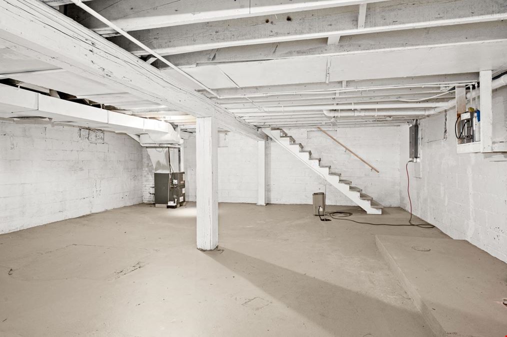 Solid Retail Location|113 W 7th Ave Floodwood, MN 55736
