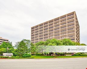 Woodfield Executive Plaza