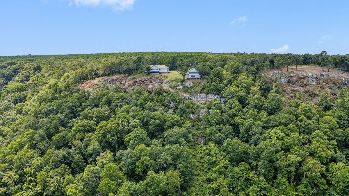 Spring Mountain Trophy Lodge & Cabin