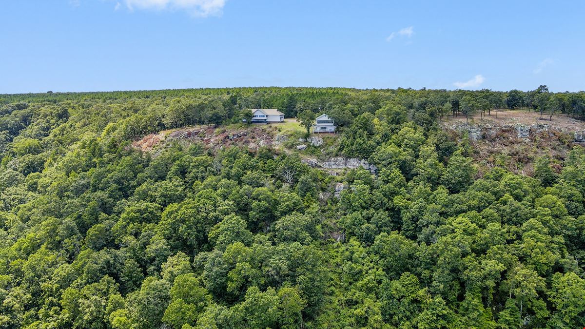 Spring Mountain Trophy Lodge & Cabin