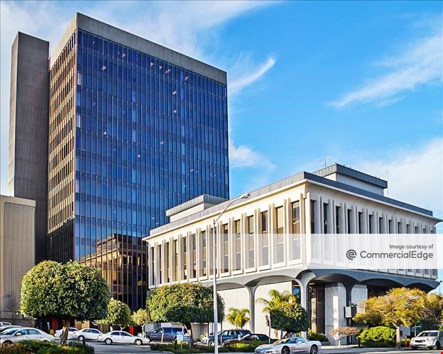 400 South El Camino Real