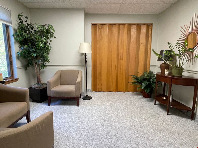 5113 N Executive Dr Suite 103