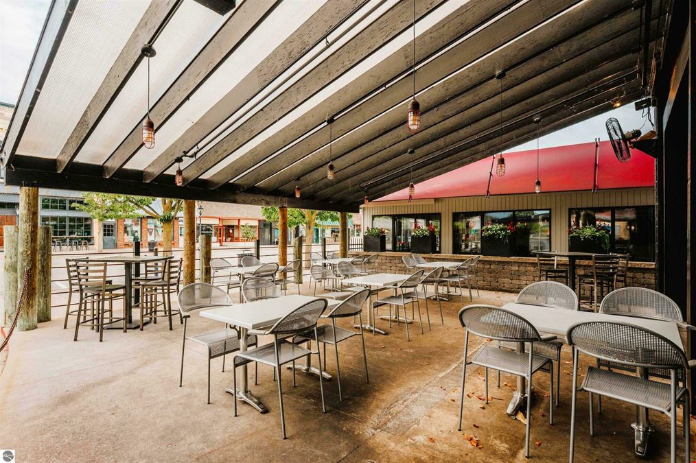 Prime 5,50 SF Single-Tenant Restaurant Building in the Heart of Downtown Elk Rapids
